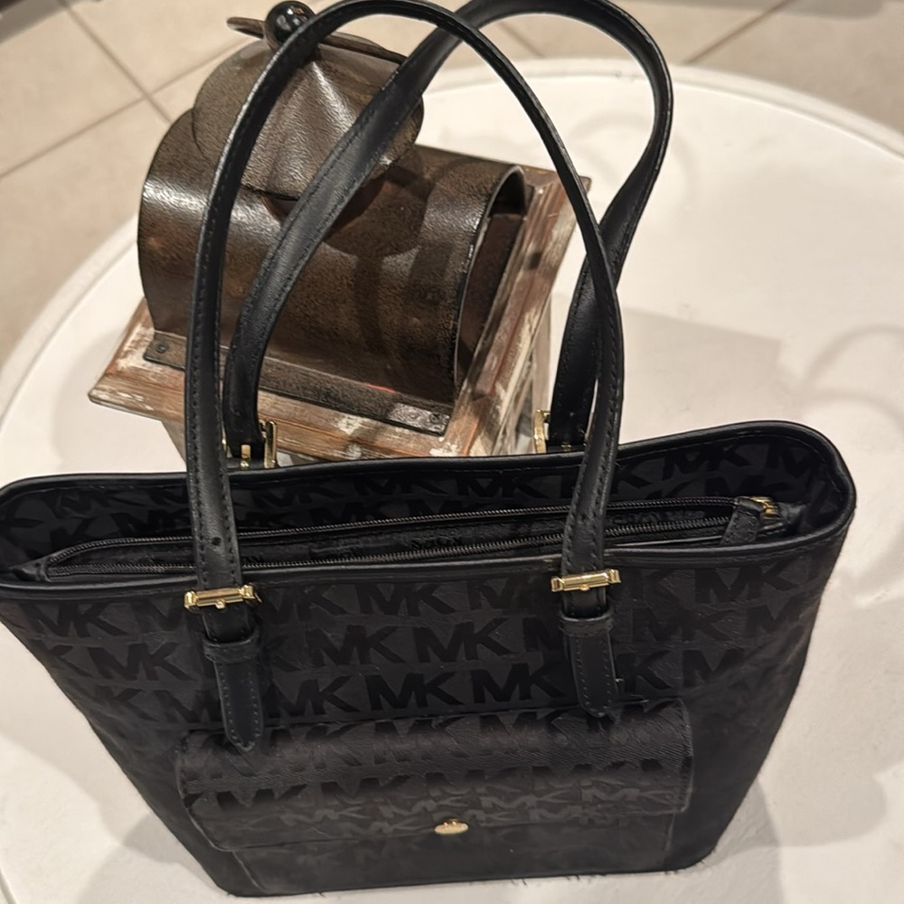 Michael Kors Jet Set Solid Black Medium Multi Poc… - image 5